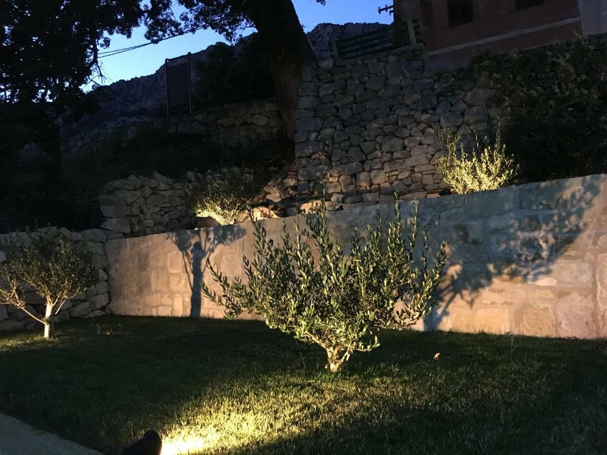 Old Village 布雷拉 外观 照片